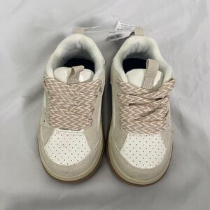 OshKosh B'gosh NWT Model Aaron B Tan White Toddler Baby Sneaker Size 6